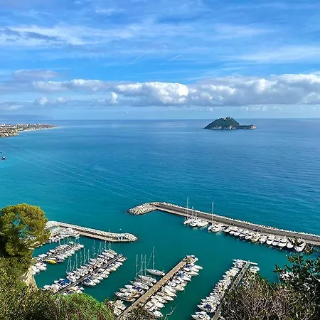 Séjour chez l'habitant Con Terrazza Vista Panoramica Alassio